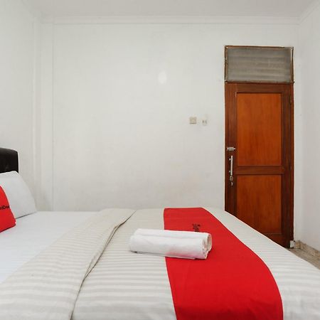 Reddoorz Syariah Near Aeon Mall Tanjung Barat Jacarta Exterior foto