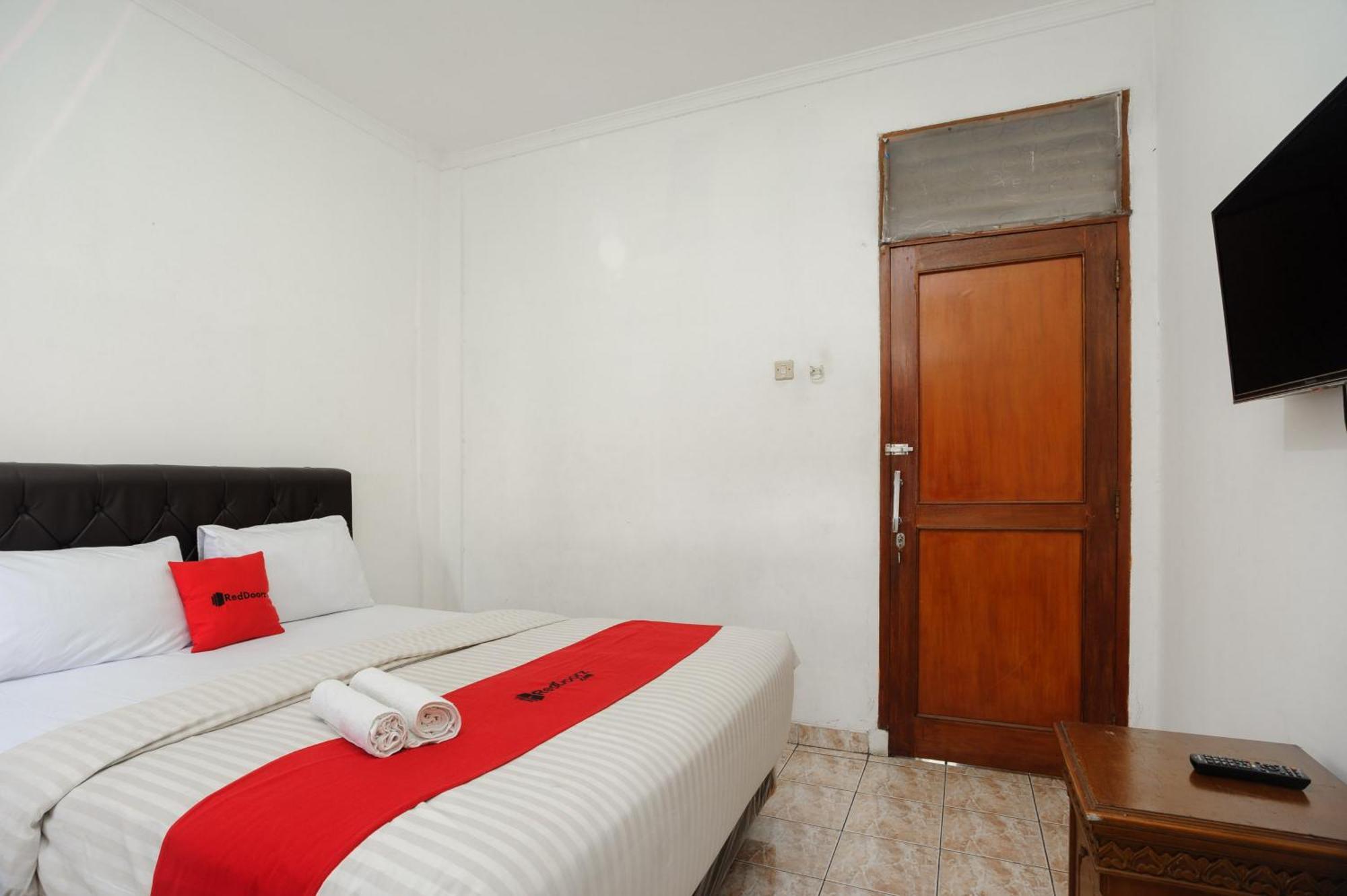 Reddoorz Syariah Near Aeon Mall Tanjung Barat Jacarta Exterior foto