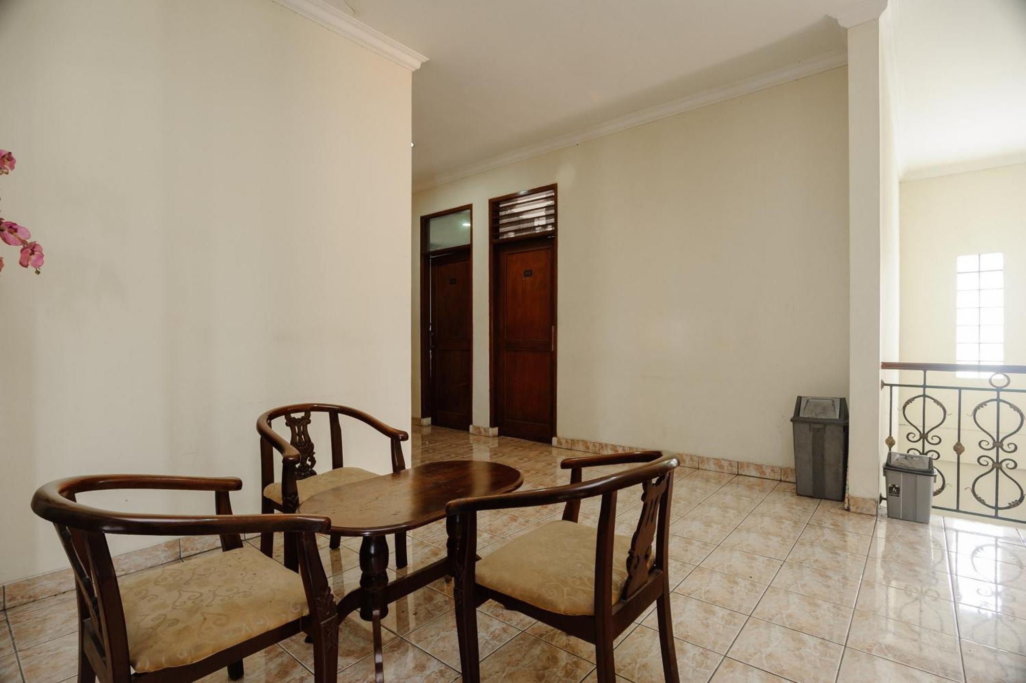 Reddoorz Syariah Near Aeon Mall Tanjung Barat Jacarta Exterior foto